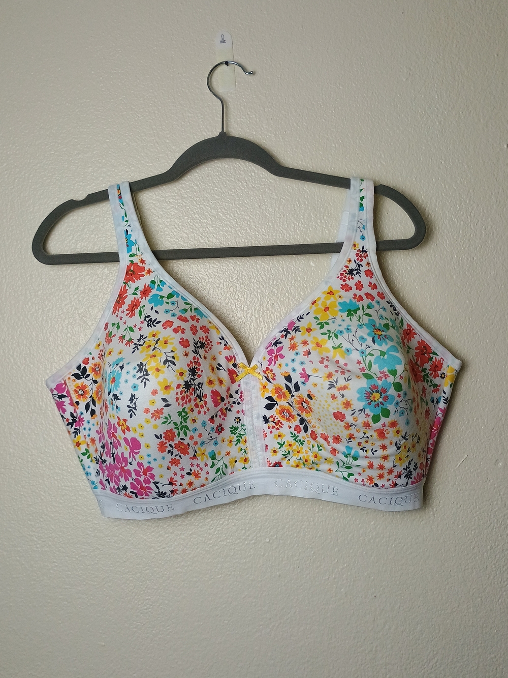Cacique 42F Floral No Wire Bra - White Multicolor Floral Print -Lightly Lined
